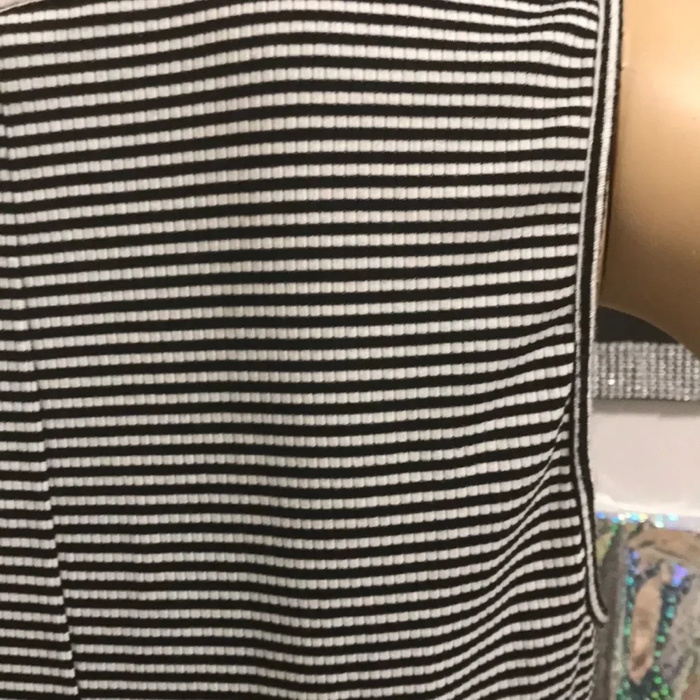 Torrid sleeveless top - Picture 7 of 9